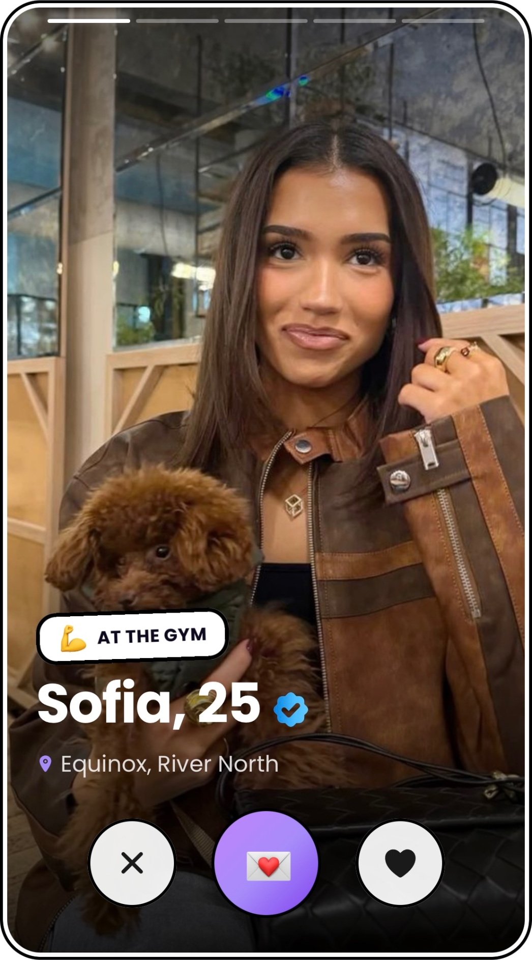 Showup profile card for Sofia at the gym
